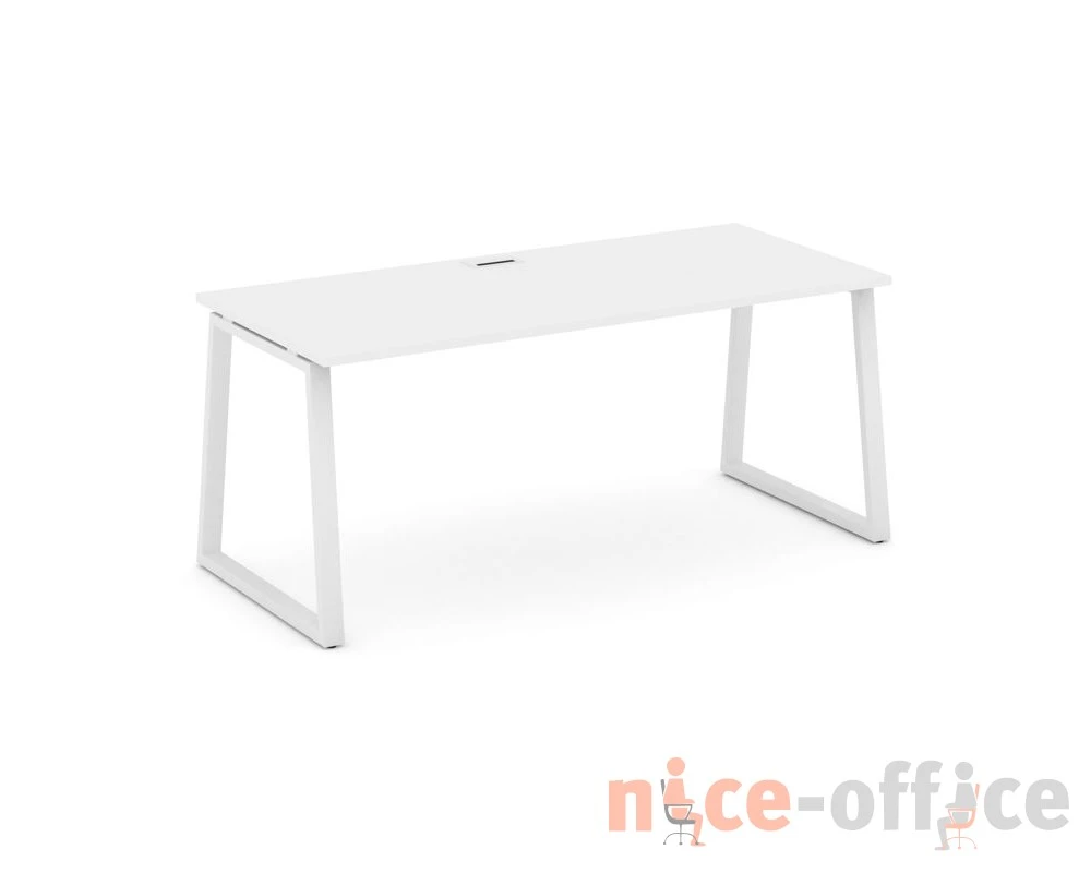Стол письменный опоры трапеция 1380x700x750 Стайл Проджект Директ / Style Project Direct
